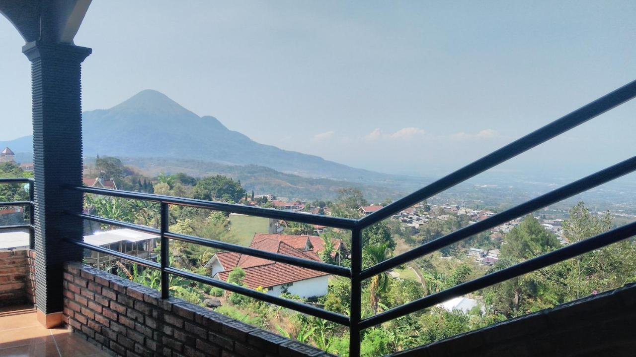 Villa Raung Indah Tretes Prigen Exterior photo