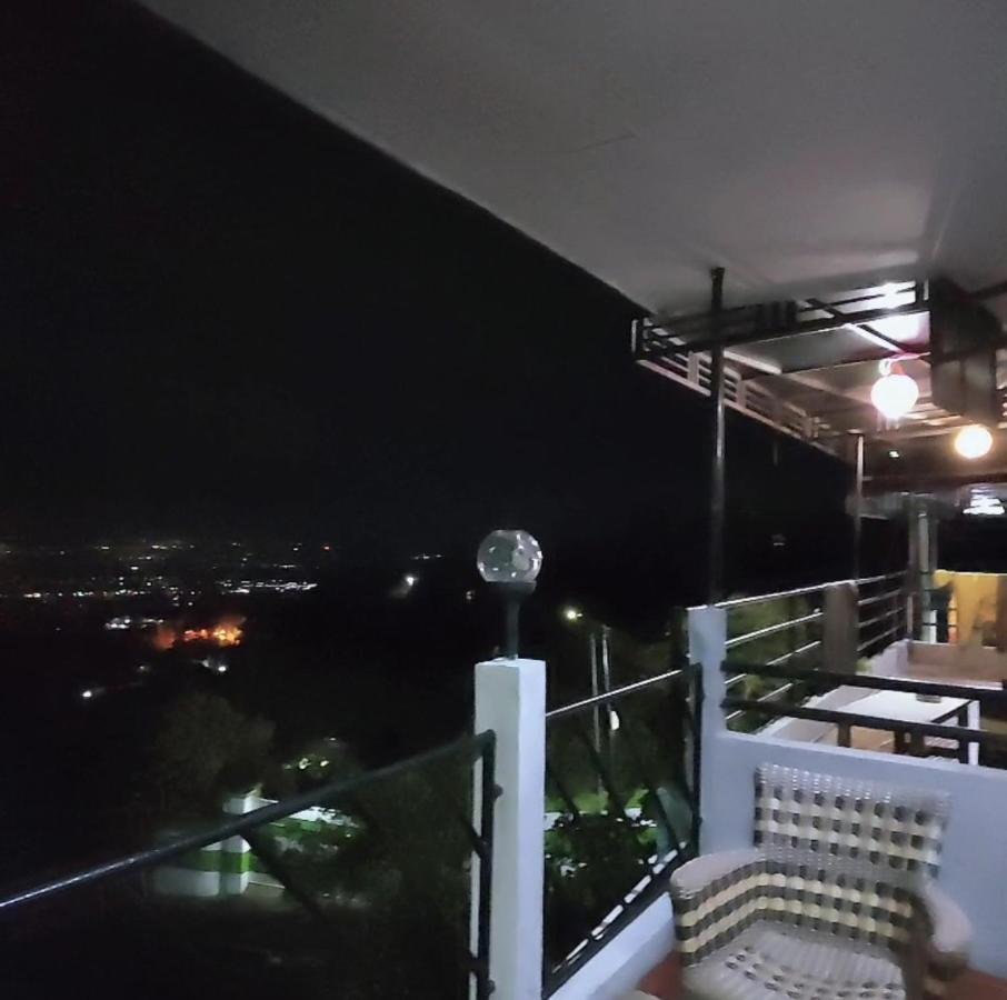 Villa Raung Indah Tretes Prigen Exterior photo